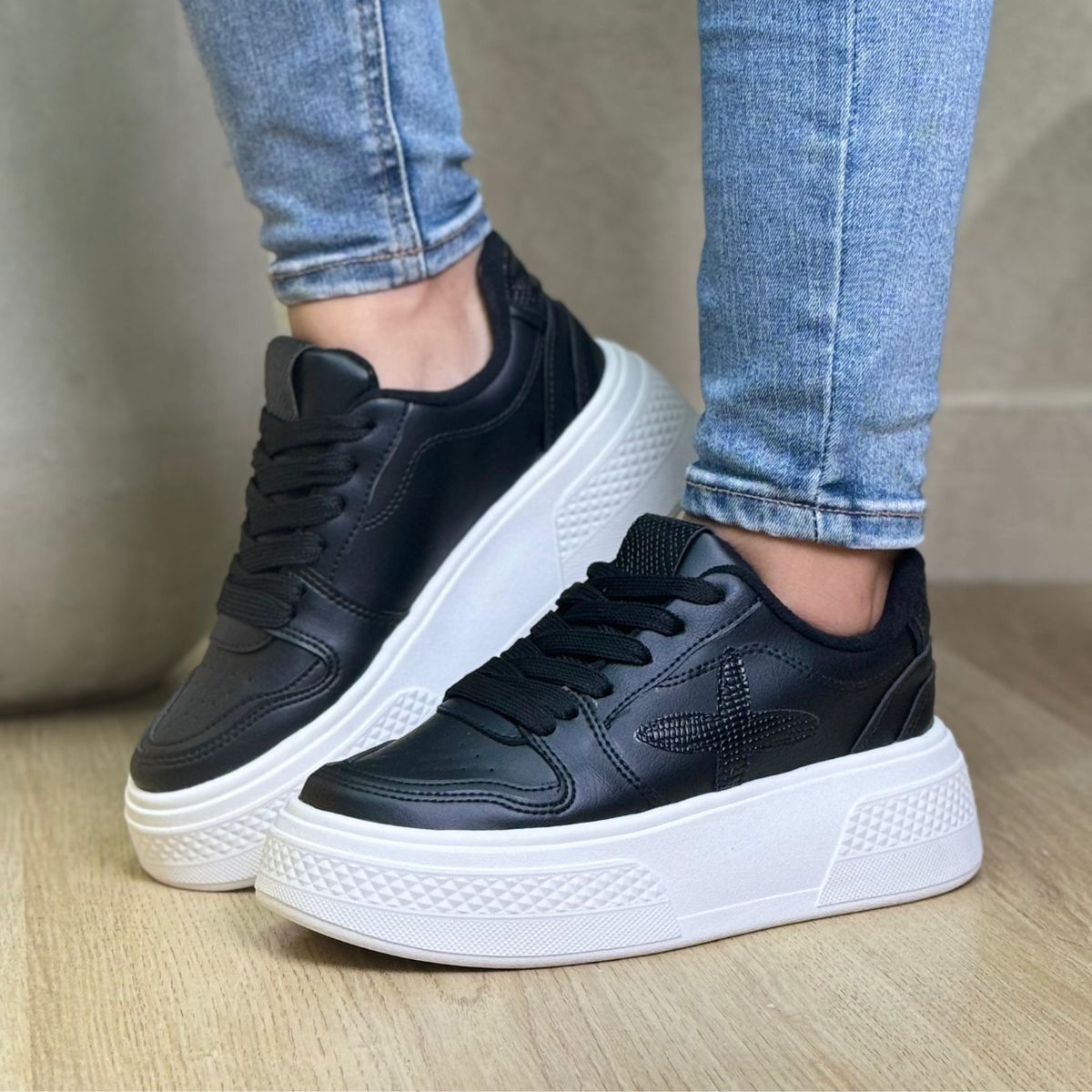 Zapatilla Deportivo Sintetico Dama 2025